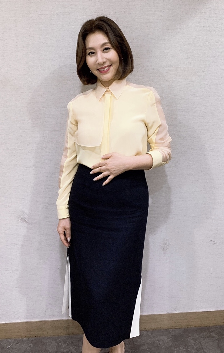  세상에서 제일 예쁜 내 딸 59,60회 배우 최명길씨, 최명길 패션/오간자 패치 라그란 블라우스&사이드 슬릿 미디 스커트 - 에흐드쥬 (aire de jeu)