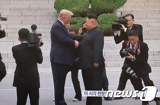  트럼프의 즉흥적 만남