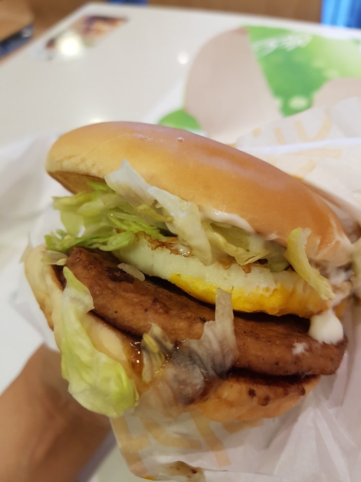  [석촌 송리단길] 맥도날드 - 빅맥을 1000원에 먹는 방법 공개 (모르는 사람이 없다는 햄버거 체인점 맛집)