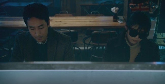  월화요일에 다시 보는 수목드라마 나의 아저씨 1화 : 같은 공간, 다른 세계의 두 사람