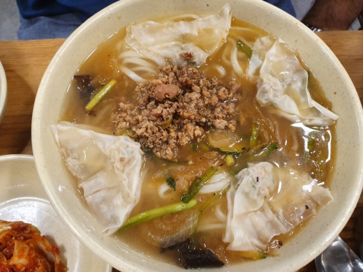  명동교자 - 강북권 칼국수 맛집, 만두는 덤