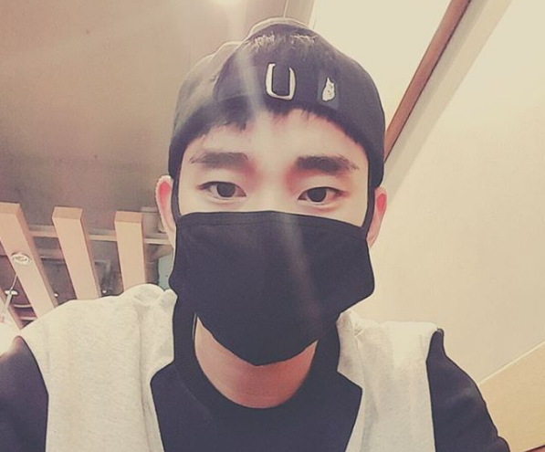  김수현 전역 자세히 찾아봤더니... w.김수현 전역 면회 제대