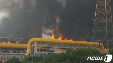 포스코 광양제철소 정전으로 화염·연기…"폭발방지 작업"