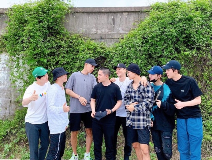  디오 경수 입대