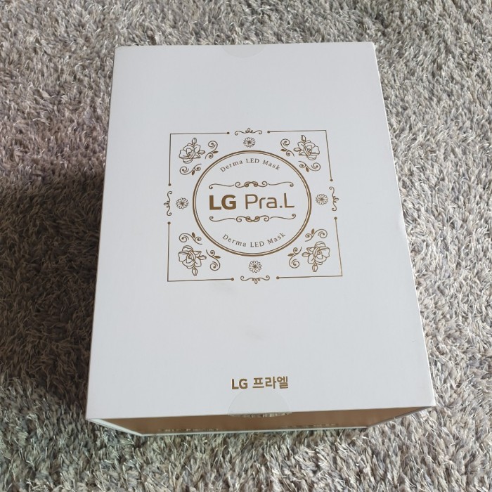  번개장터 LG프라엘 LED마스크 골드색상 BWJ2 미개봉 새상품 판매합니다.