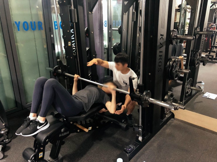 합정pt 홍대헬스장 열심히 운동 중 프라이빗한 비키니짐 피티후기