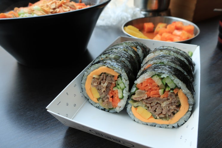  압구정분식 <전참시>에서 이청아언니가 맛있게 먹었던 리김밥