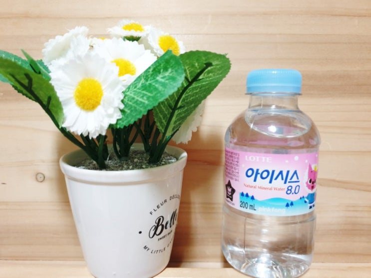  아이시스 200ml 핑크퐁 생수 - 휴대성 좋고 유아생수로 딱이에욤