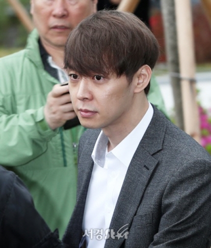 &lt;박유천 황하나&gt; 눈물로 호소한 박유천, 징역10월·집행유예 2년···68일 만에 집으로 황하나 재판은?