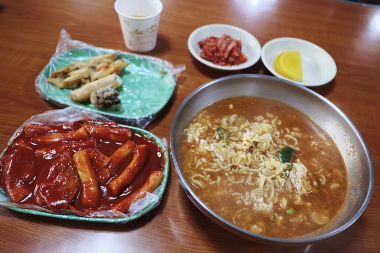 동두천. 갑순이네떡볶이. feat.떡볶이, 라면, 튀김.