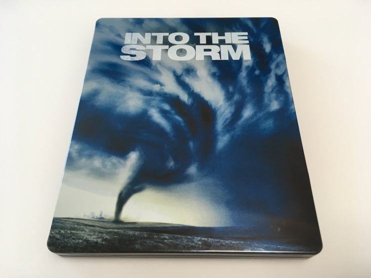  인투더스톰(INTO THE STORM) 스틸북 블루레이