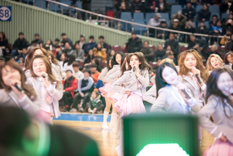 재결합? 한다는 IOI의 시작이었을 프로듀스 101 첫무대 였던 KBL 올스타전  김세정, 최유정, 김청하, 김소혜, 주결경, 정채연, 김도연, 강미나, 임나영 아이오아이