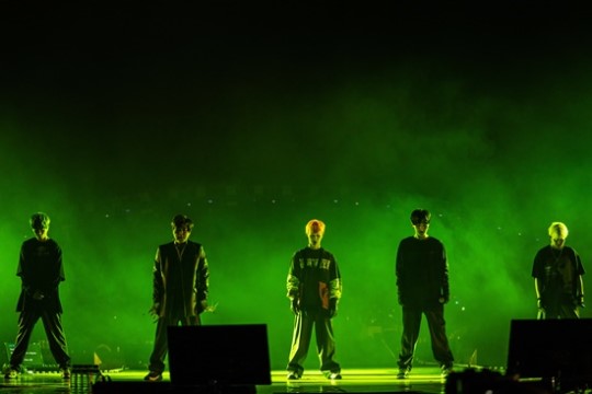 H.O.T. 콘서트 티켓 7분만에 매진…동시접속자 15만명