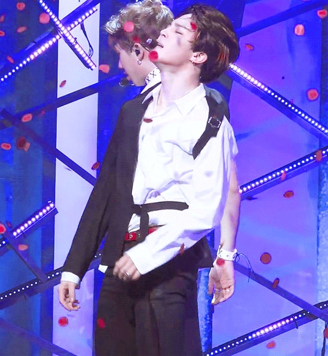  방탄소년단 지민(JIMIN)" 레전드 직캠 'FAKE LOVE' 5000만뷰 최초 돌파!