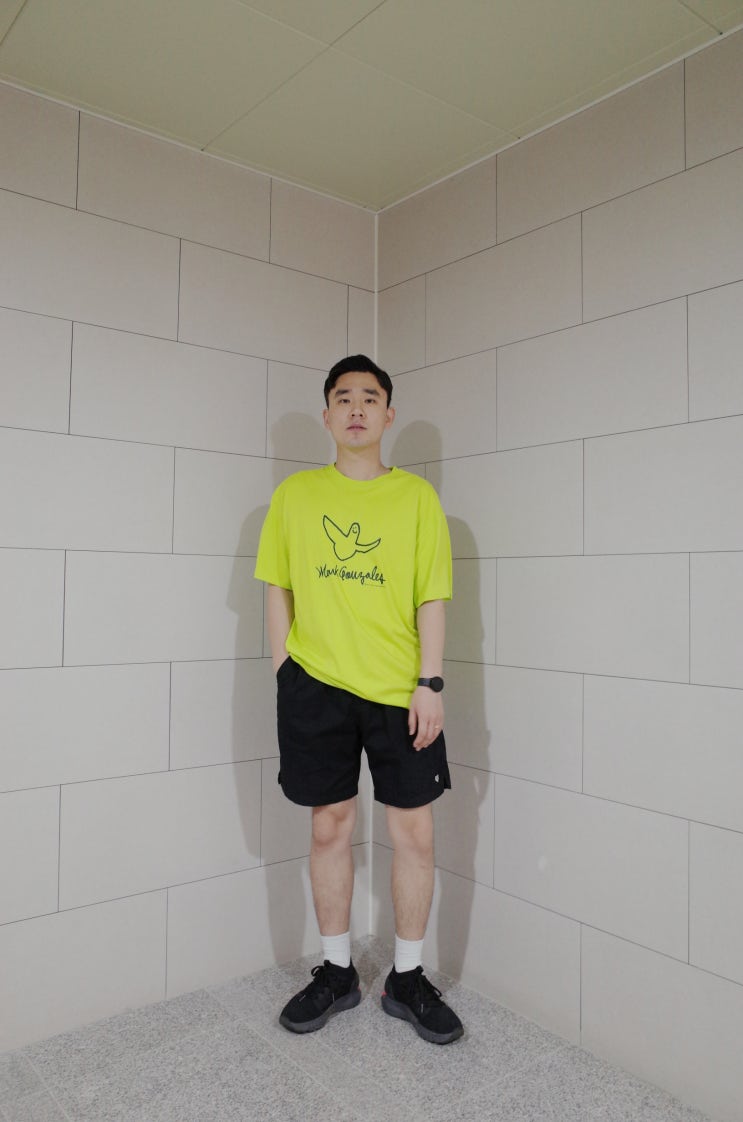  마크곤잘레스 네온컬러 반팔티 여름 반팔티코디 시원하게!