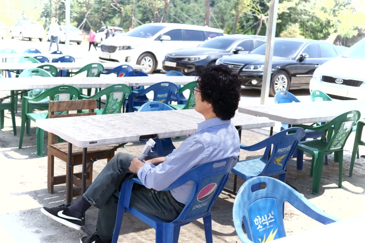  뒷모습에서 느껴지는 감정들. . .