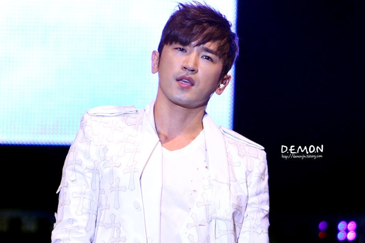  신화 이민우, 강제추행 혐의로 입건