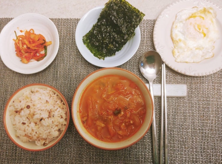  아침 참치김치찌개