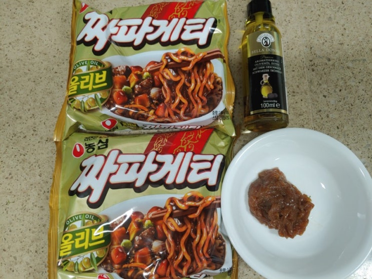  백종원 만능소스 양파볶음이 들어간 양파게티 vs 화사의 트러플 오일 짜파게티 비교 시식 솔직후기