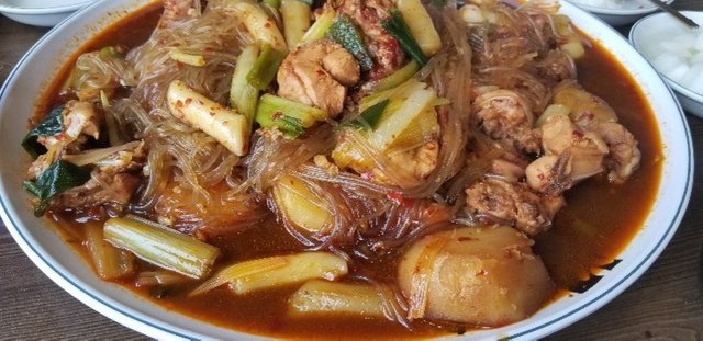 [대구-대명] 매콤한 찜닭과 푸짐한 양 - 또이스 찜닭 본점