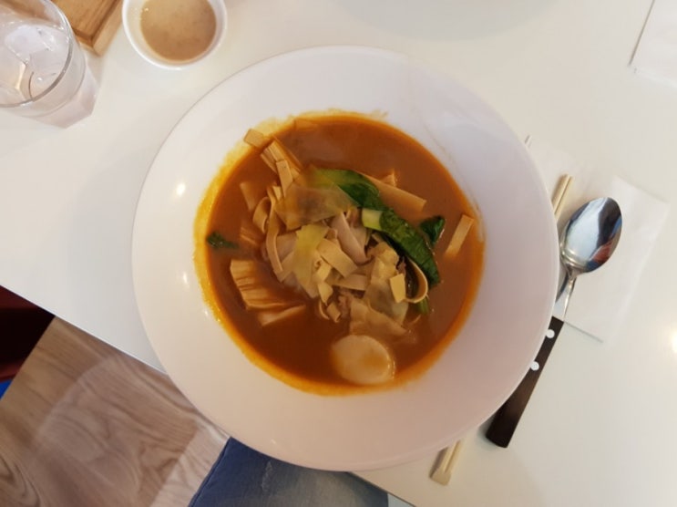  중림동 기내식, 런치 마라탕과 멘보샤