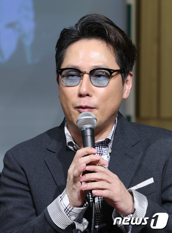 윤종신 라디오스타 하차! 윤종신이 10월 한국을 떠나기로 결심한 이유.
