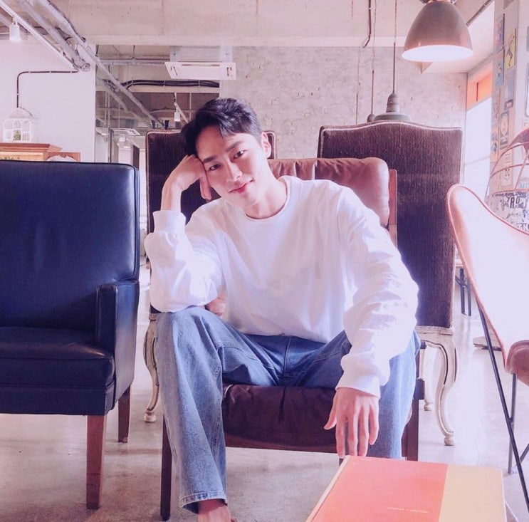  이재욱이거나 설지환이거나