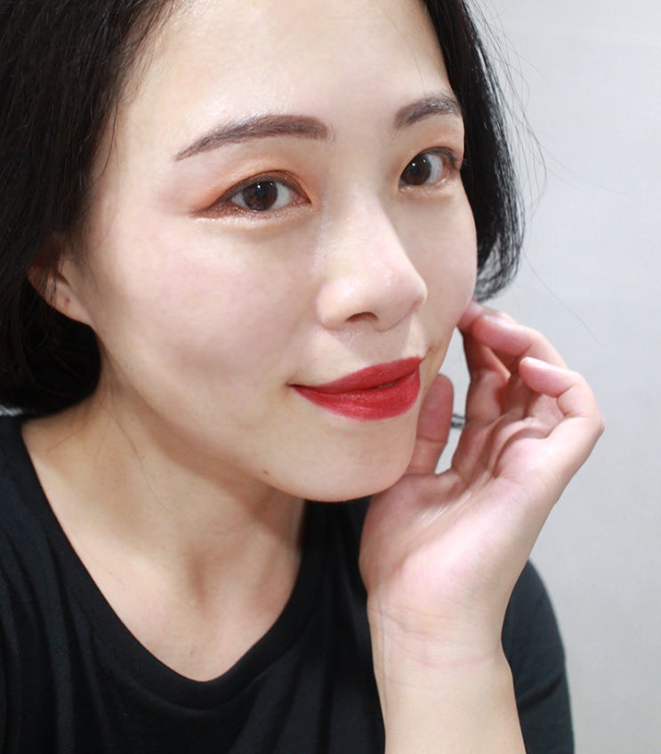  팔로우미 오마이걸 승희가 사용한 코랄에세이 아이팔레트, 특히 코랄글리터 짱예!