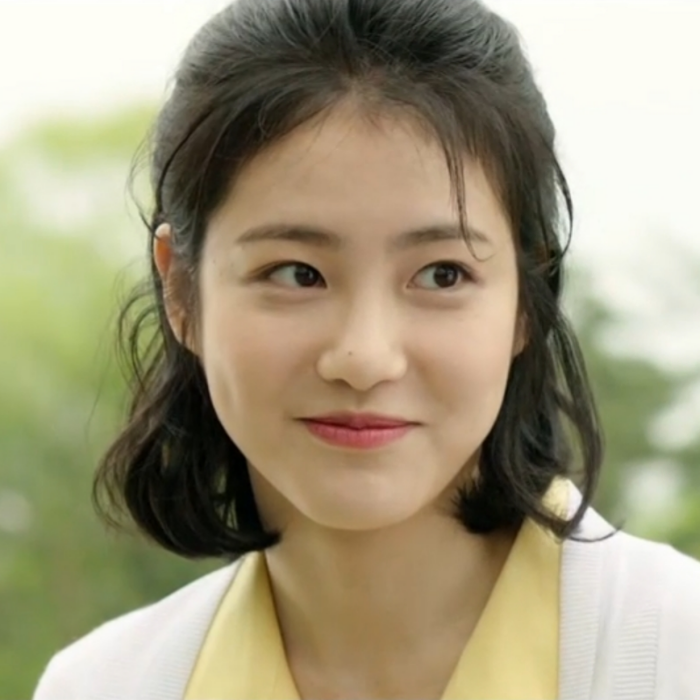  배우 신예은 무보정이미지