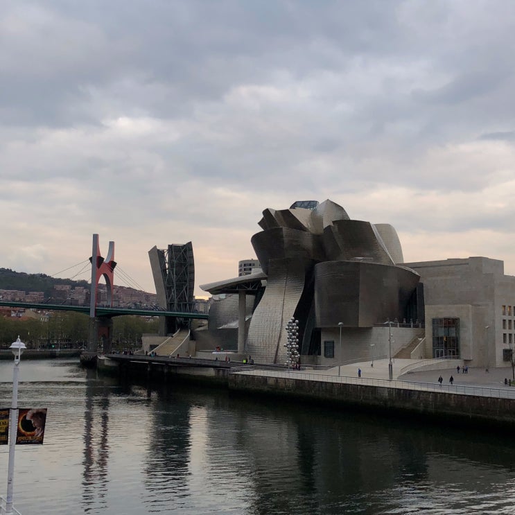  스페인 빌바오 여행 ➊ : 구겐하임 미술관 [Guggenheim Bilbao Museoa] , 타파스 맛집 [Café Iruña]