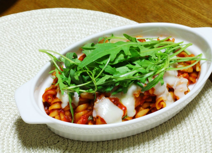  오뚜기 푸실리 루꼴라 토마토 파스타 만드는 방법! 마늘, 양파 토마토소스로 간편하게 !