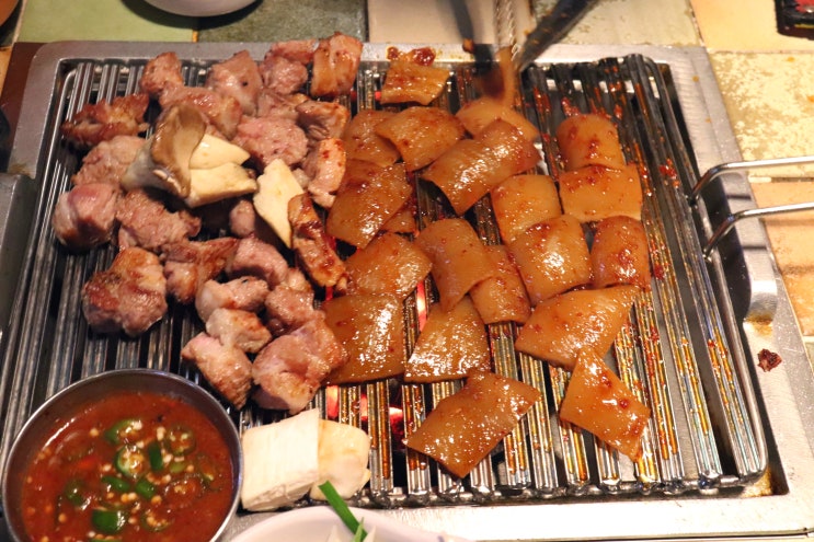 사당역 고기집 :: 굴뚝집에서 배불뚝이 될때까지 고기털기