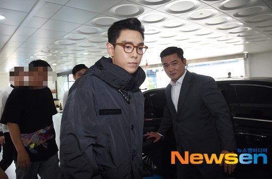 “점퍼부터 장애인 구역 주차까지” 탑, 소집해제도 요란하기로 탑(종합) “점퍼부터 장애인 구역 주차까지” 탑, 소집해제도 요란하기로 탑(종합)