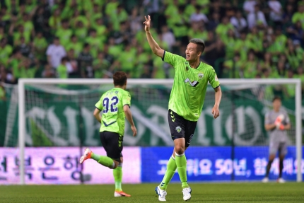  김신욱 상하이 선화 이적