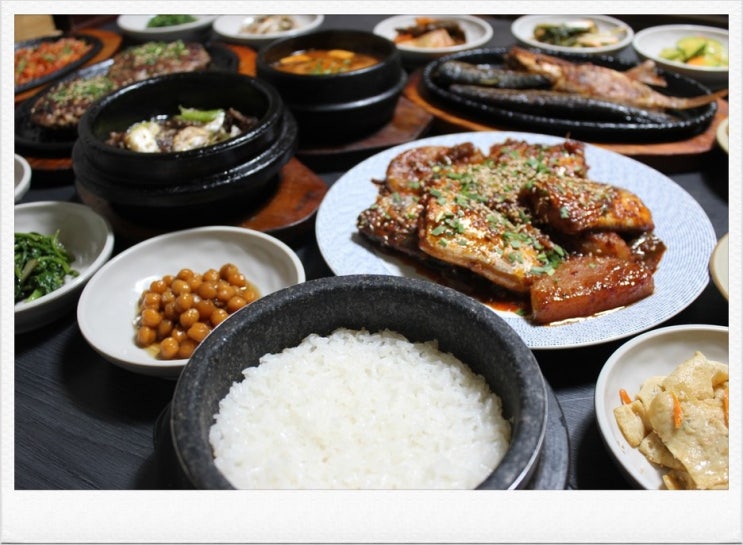  이천쌀밥맛집으로 소문난 돌솥밥시골밥상에서 식사했어요. 