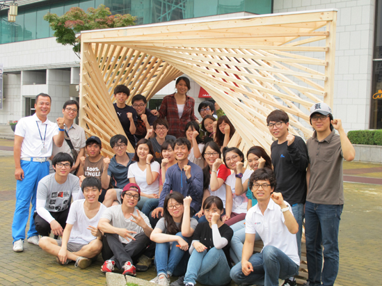  [공유] 투박하지만 은은한… 목재 예술 香氣
