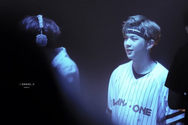  KangDaniel   와 !! 움직이는 시구 강다니엘  D -2  cc