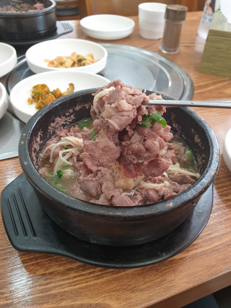  민락2지구 밥집~ 메뉴마다 하나씩 먹어보는 재미가 있네요