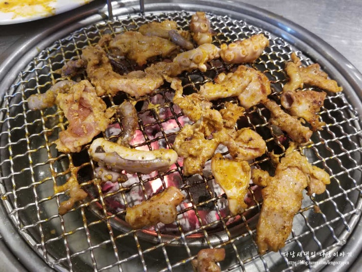  다낭 양념숯불구이 현지식같은 한국식 쭈꾸미, 곱창, 삼겹살 숯불구이