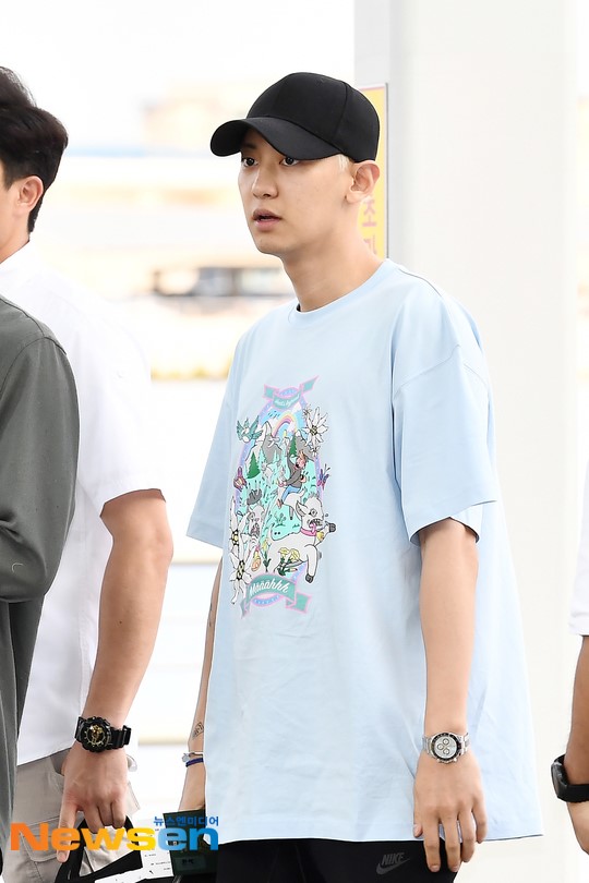 엑소: 홍콩 'SBS 슈퍼콘서트'로 출국과 입국 사진 . 엑소: 홍콩 'SBS 슈퍼콘서트'로 출국과 입국 사진 .