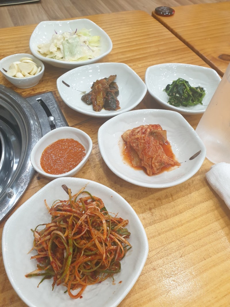 [청주/모충동] 신용도다지는 맛, 집반찬같은 상차림! 신용한우촌