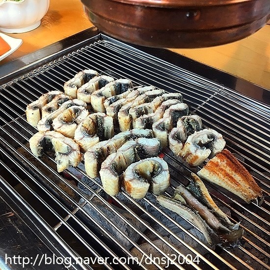  일산 장어 맛집/ 넓은 매장과 맛있는 음식으로 가족 단체모임 장소로 제격인 '장어미식가'
