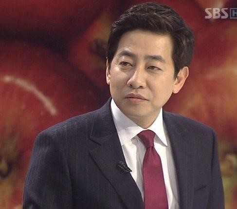  ‘지하철 몰카 촬영 혐의’ 김성준 SBS 전 간판 앵커 현행범 체포. 이 망신을 어찌하리!