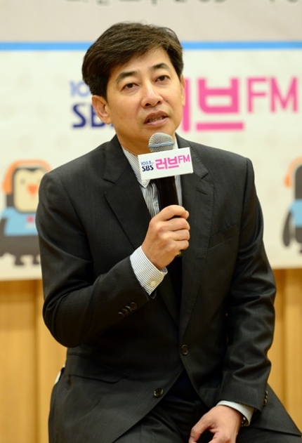  [단독] 김성준 SBS 前 앵커, 지하철서 여성 몰카 찍다 입건 