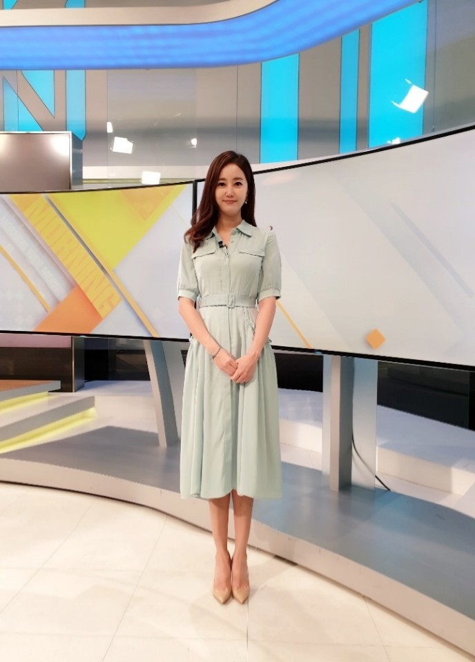  나나쇼룸 방송협찬sbs모닝와이드이혜승 아나운서가 예쁘니 나나쇼룸옷이 더욱더 빛이나네요^^