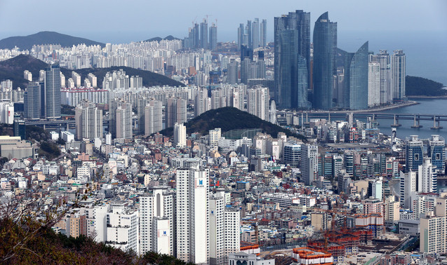  민간택지 아파트에도 분양가 상한제 적용 추진/부산시 “해운대 등 조정대상 해제해 달라”/한국 6월에도 조선 수주 세계 1위…두달 연속 중국 넘어서
