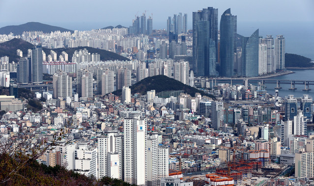 민간택지 아파트에도 분양가 상한제 적용 추진/부산시 “해운대 등 조정대상 해제해 달라”/한국 6월에도 조선 수주 세계 1위…두달 연속 중국 넘어서