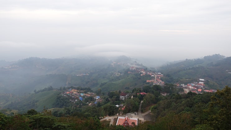  (도이 매살롱) 시나카린트라 스팃 마하산티키리 파고다(Sinakarintra Stit Mahasantikhiri Pagoda)