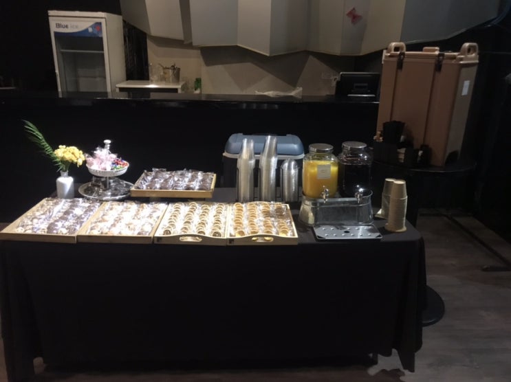  그룹 리미트리스 홍대 무브홀 커피 다과 케이터링