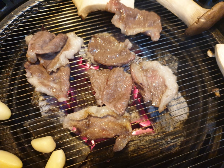 신천동 초원한우숯불갈비에서 한우랑 돼지양념왕갈비 먹고왔어요:)